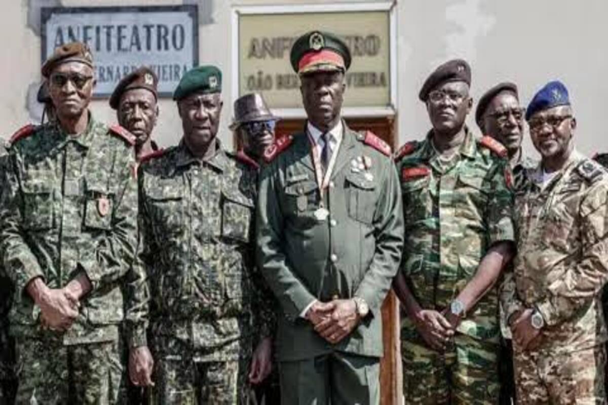 Supporters of the new constitution therefore argue that a stronger presidency could provide clearer lines of authority.