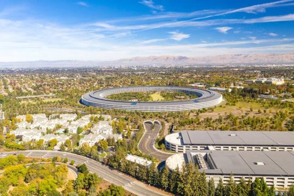 Silicon Valley and financial institutions across Europe and North America talk constantly about fintech, digital wallets, cashless payments and financial inclusion