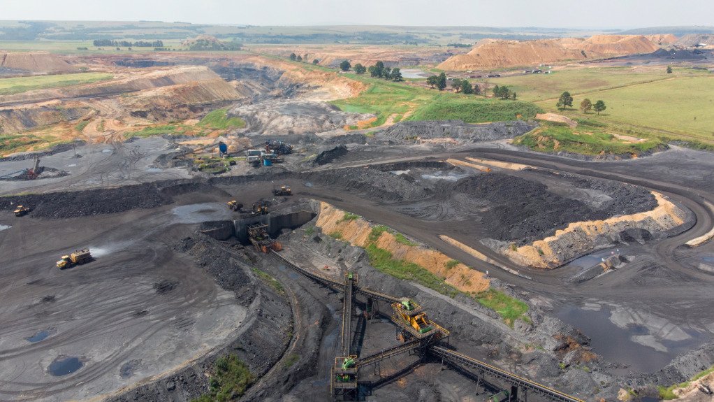 Seasonally adjusted mining production decreased by 5.5% in the three months ended July 2026, compared with the previous three months.