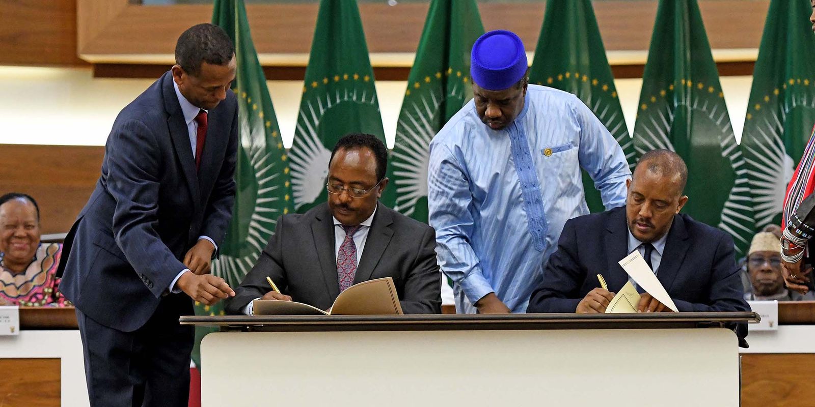 Redwan Hussien Rameto (second from left), representative of the Ethiopian government, and Getachew Reda (far right) of the Tigray People's Liberation Front sign a peace agreement in Pretoria on 2 November 2022. (Photo: Jacoline Schoonees / Dirco)