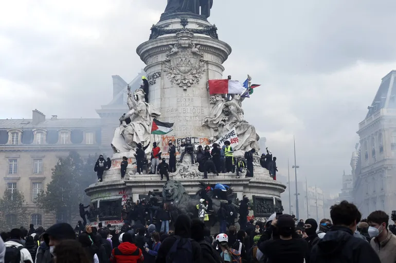Violent Clashes, Looting And Buildings Set Ablaze In France Over The Weekend