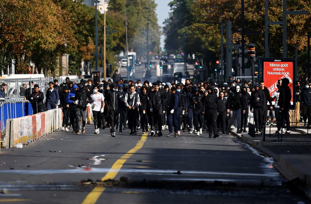 The yellow vests had demanded better public services. Bringing students’ grievances together with wider social demands, therefore, represented “the worst possible outcome for the French government”.